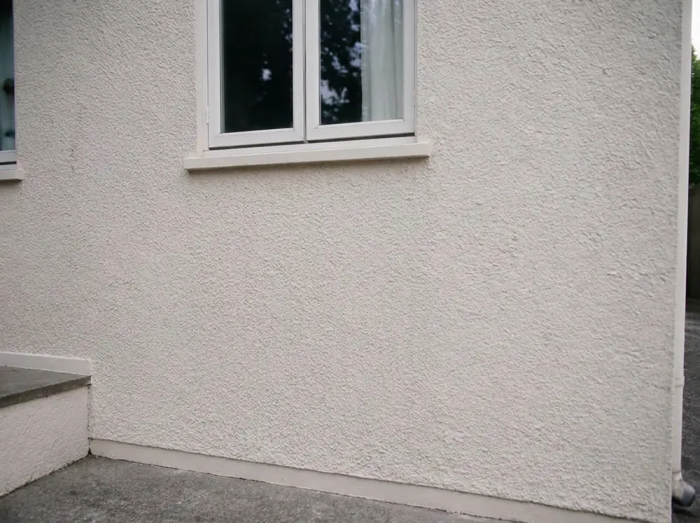 Mycie elewacji — efekt po czyszczeniu w Łomiankach | Clean Garden